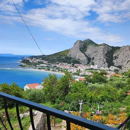 Apartment With 2 Balconies And Sea View