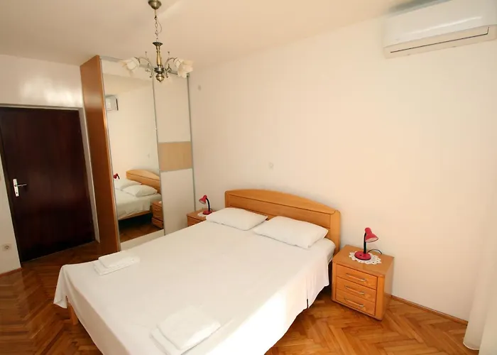 Cera 公寓 奥米什