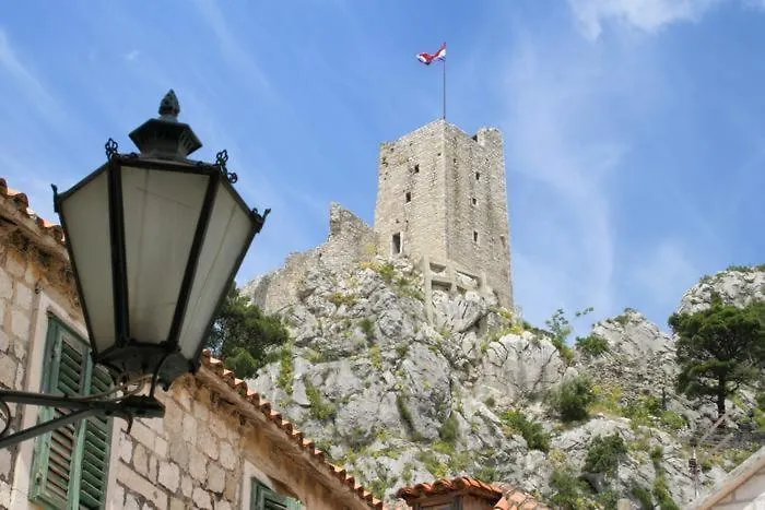 Cera * Omiš